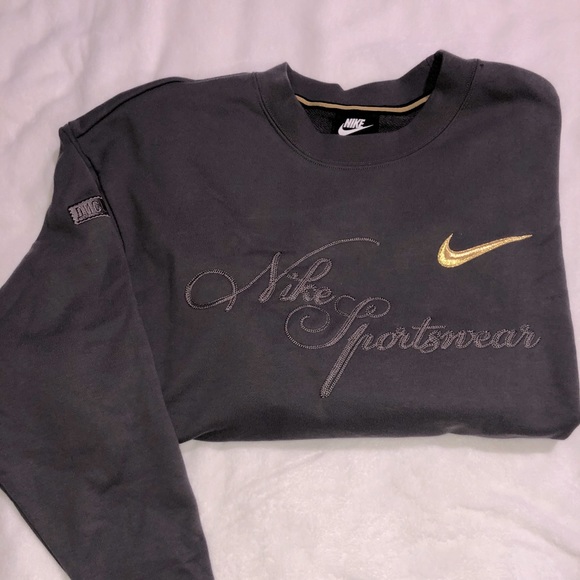 Nike LIMITED EDITION Sportswear Crewneck- Women’s - Picture 1 of 3